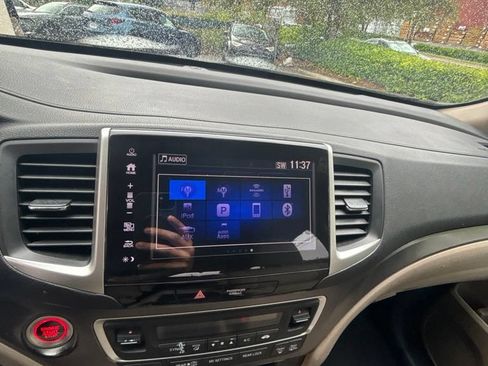 Used 2018 Honda Pilot EX image 13
