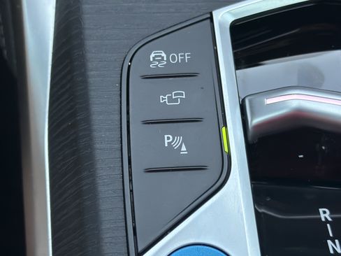 Used 2026 BMW i4 xDrive40i w/ M Sport Package AWD/4WD image 9