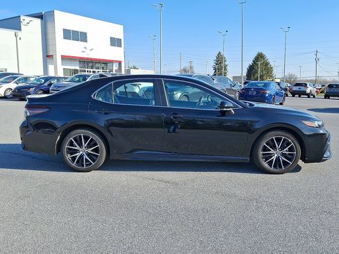 Used 2024 Toyota Camry SE FWD image 8