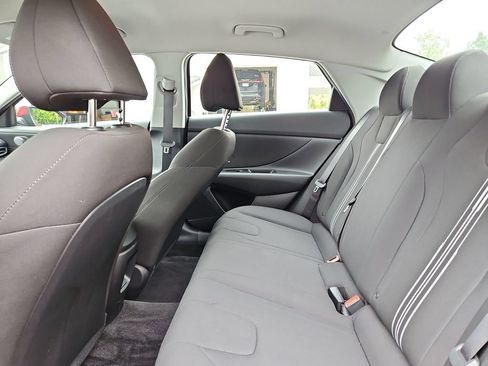 Used 2024 Hyundai Elantra SEL FWD image 26