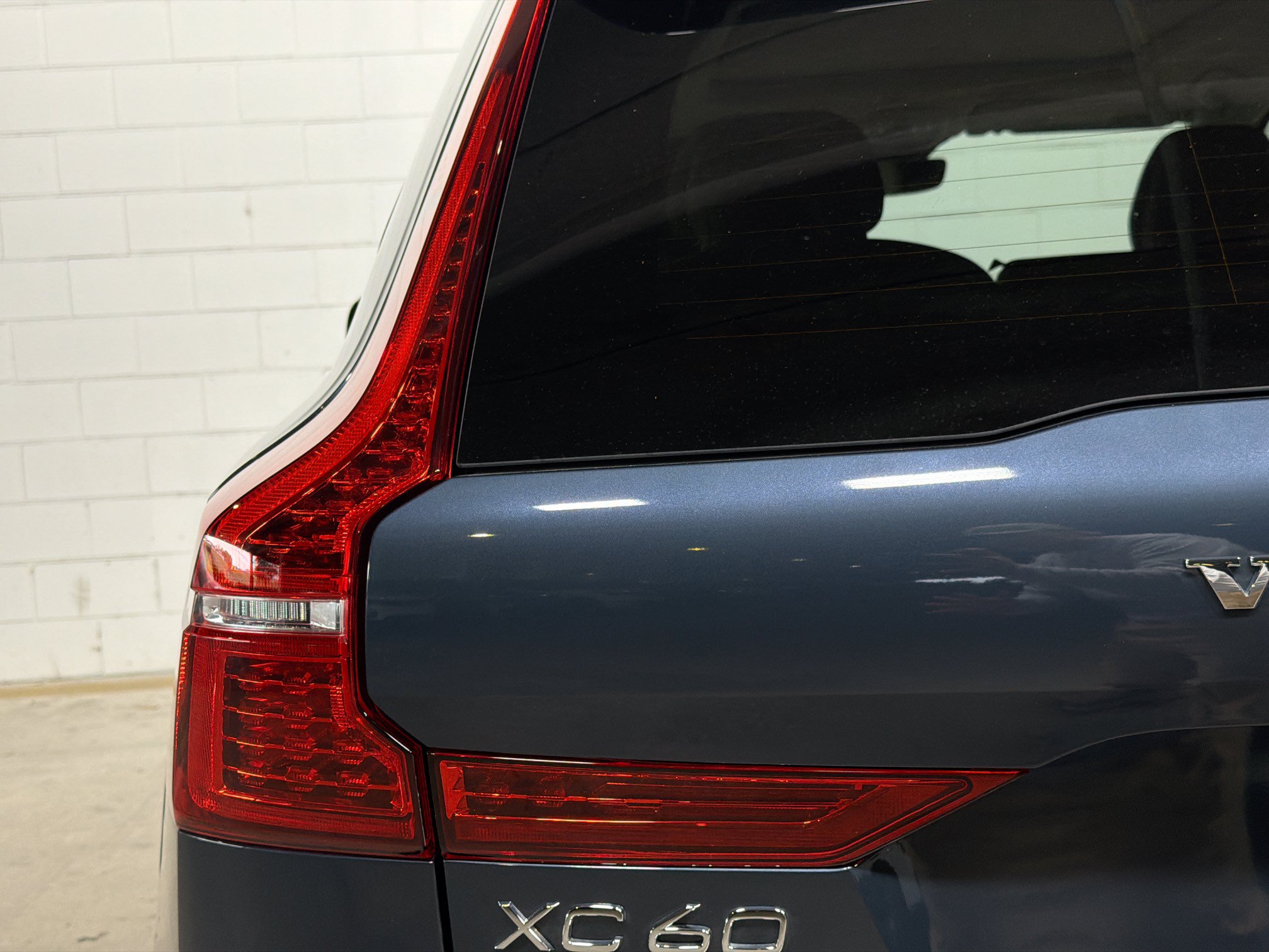 Used 2025 Volvo XC60 B5 Ultra w/ Protection Package Premier AWD/4WD image 11