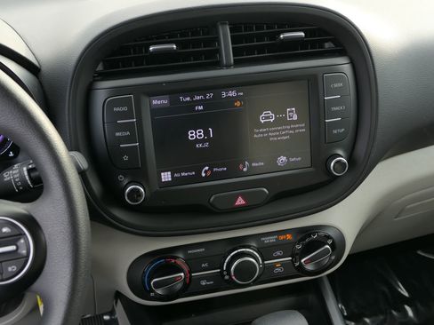 Used 2023 Kia Soul LX image 18