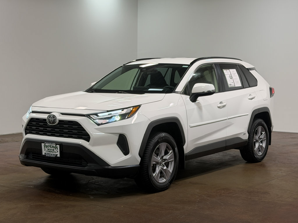 Used 2025 Toyota RAV4 XLE AWD/4WD image 7