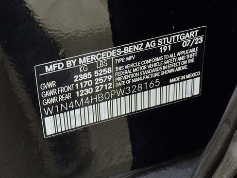 Used 2023 Mercedes-Benz GLB 250 4MATIC image 32