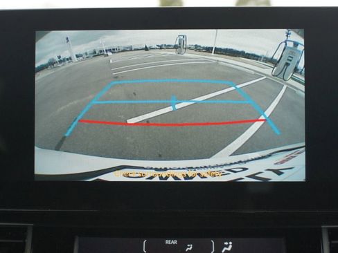 Used 2025 Toyota Sienna XSE w/ XSE Premium Package image 7