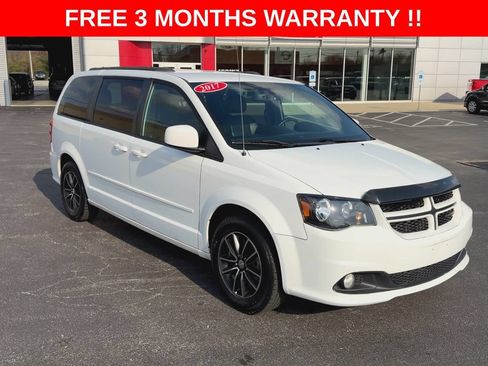 Used 2017 Dodge Grand Caravan GT FWD image 2