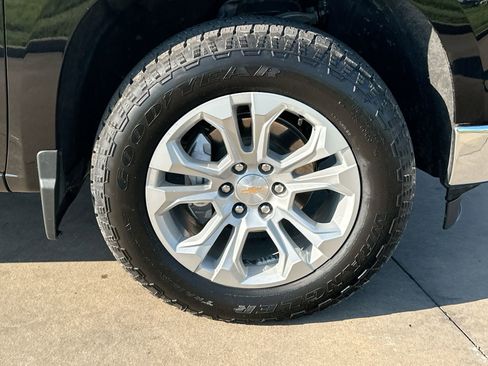 Used 2025 Chevrolet Silverado 1500 LTZ w/ Technology Package image 10