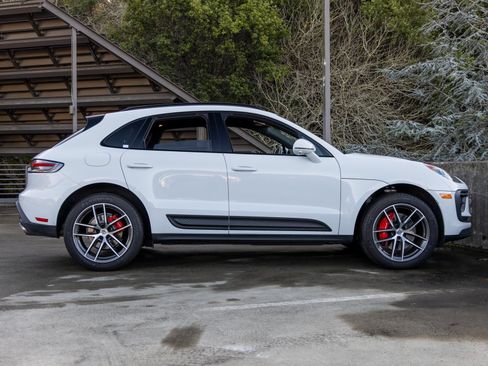 Certified 2023 Porsche Macan S image 12