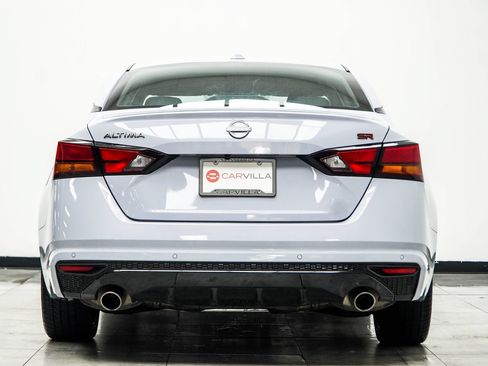 Used 2024 Nissan Altima 2.5 SR FWD image 11