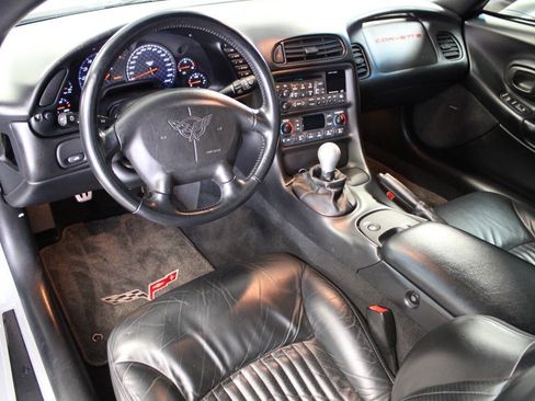 Used 2001 Chevrolet Corvette Z06 w/ Memory Pkg RWD image 29