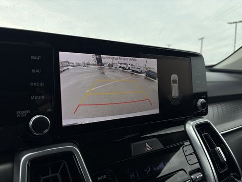 Used 2021 Kia Sorento SX image 18