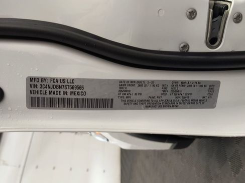 Used 2025 Jeep Compass Latitude w/ Altitude Special Edition image 18