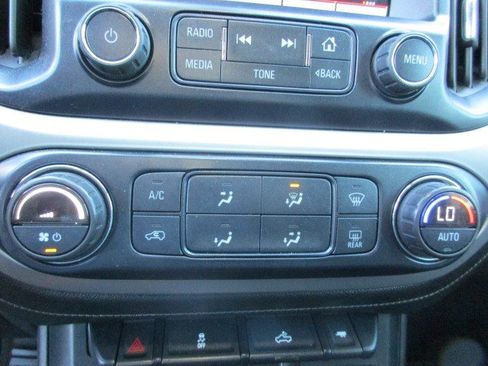 Used 2016 GMC Canyon SLT image 24