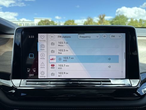 New 2026 Volkswagen Atlas SE image 18