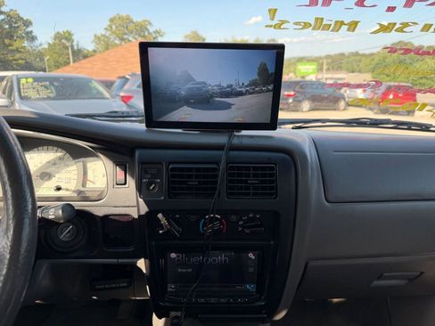 Used 2001 Toyota Tacoma 4x4 Xtracab V6 image 6
