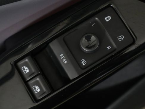 Used 2021 Volkswagen ID.4 Pro image 38