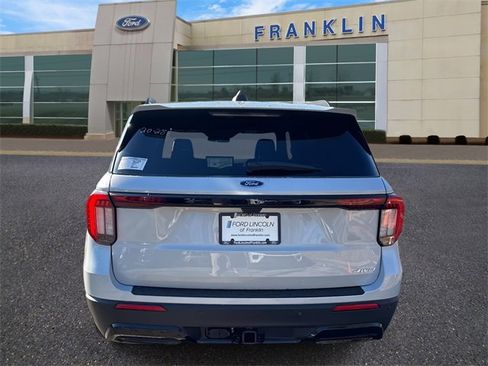 New 2026 Ford Explorer ST-Line w/ ST-Line Street Pack image 6