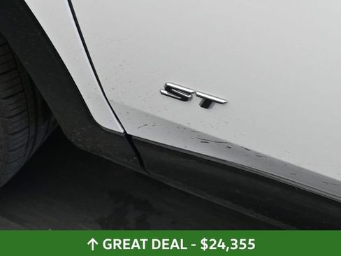 Used 2025 Buick Envista Sport Touring image 17