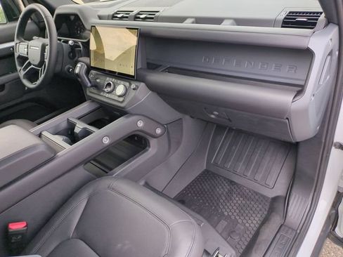 New 2026 Land Rover Defender 130 X-Dynamic SE AWD/4WD image 19