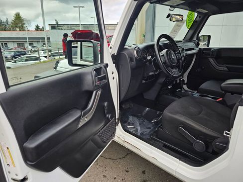 Used 2018 Jeep Wrangler Sport image 15
