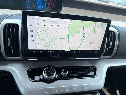 New 2027 Ford Expedition Active AWD/4WD image 2