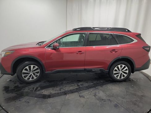 Used 2020 Subaru Outback Premium image 4