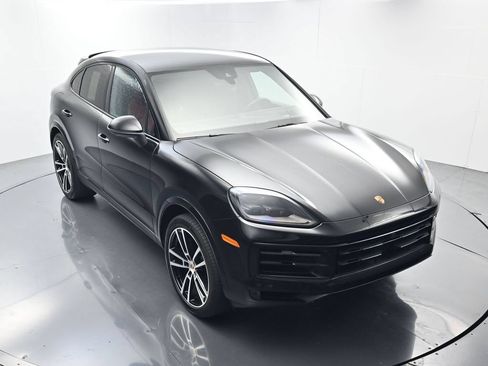 Certified 2025 Porsche Cayenne Coupe AWD/4WD image 43