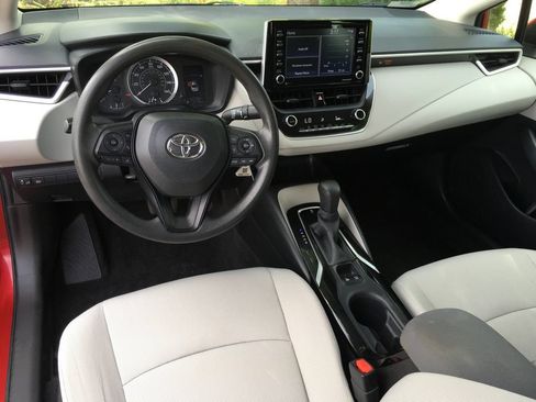 Used 2021 Toyota Corolla LE FWD image 22
