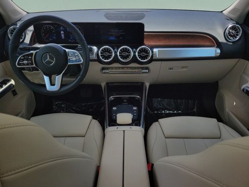 Used 2023 Mercedes-Benz GLB 250 image 12
