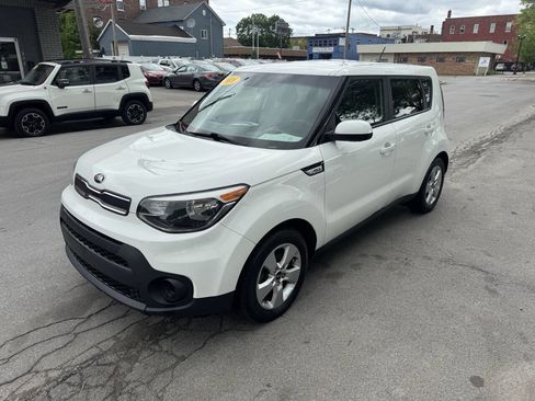 Used 2018 Kia Soul FWD image 3