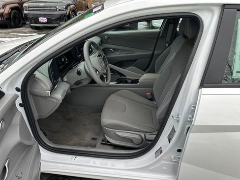 Certified 2025 Hyundai Elantra Blue image 9