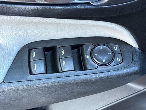 Used 2022 Chevrolet Equinox LT FWD image 11