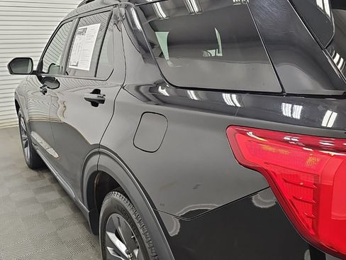Used 2022 Ford Explorer XLT w/ Equipment Group 202A AWD/4WD image 7