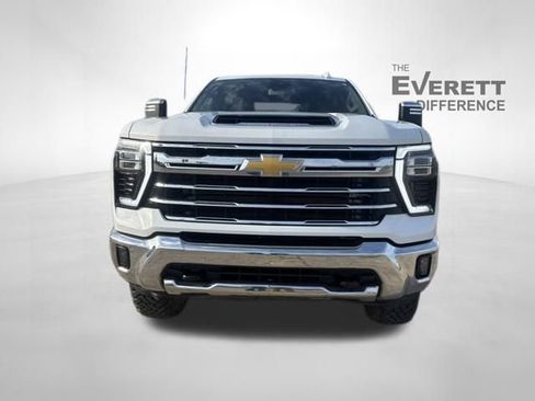 Used 2024 Chevrolet Silverado 2500 LTZ image 2