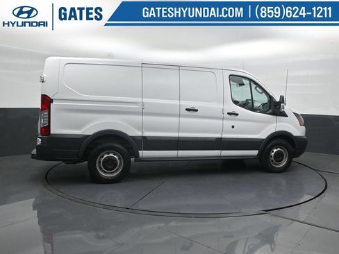 Used 2018 Ford Transit 150 130 Low Roof RWD image 3