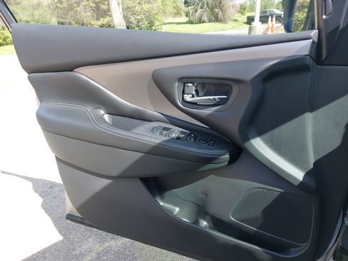 Used 2024 Nissan Murano SV image 27