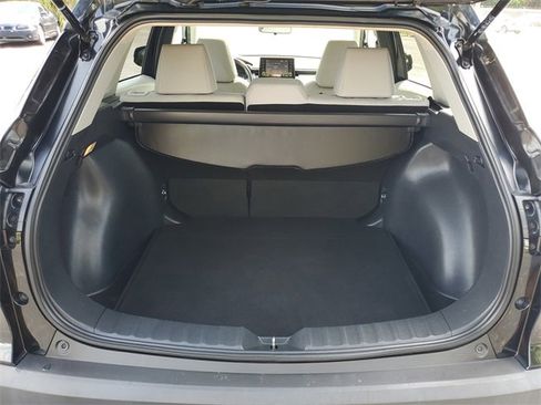 Used 2022 Toyota Corolla Cross LE image 8