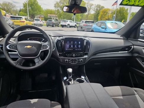 Used 2023 Chevrolet Traverse LT FWD image 13