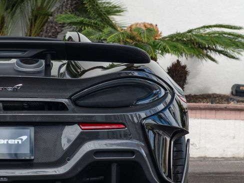 Used 2020 McLaren 600LT Spider RWD image 33