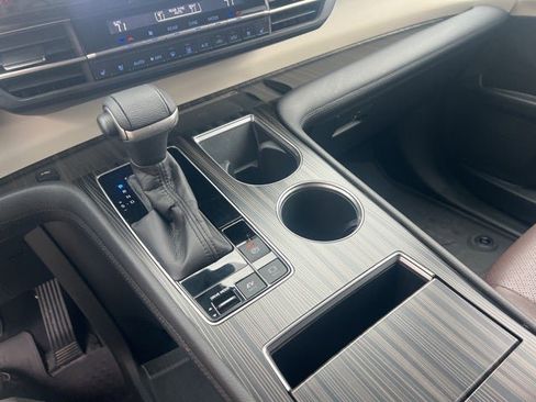 Used 2021 Toyota Sienna Platinum image 16