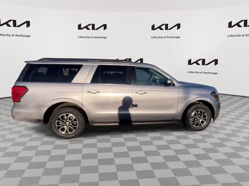 Used 2024 Ford Expedition Max XLT image 9
