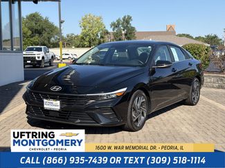 Used 2025 Hyundai Elantra Limited FWD video 1