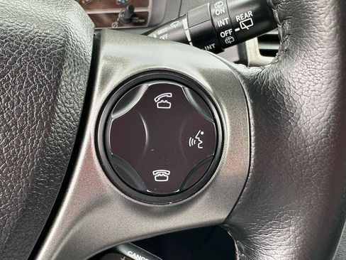 Used 2015 Toyota Venza XLE image 18