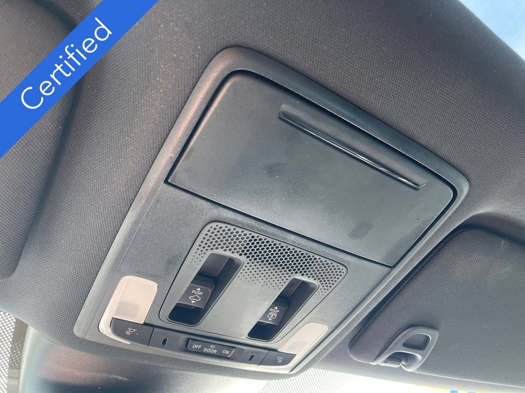 Certified 2025 Honda Pilot TrailSport image 37
