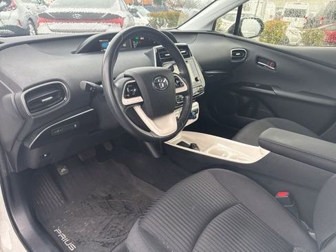 Used 2016 Toyota Prius Four image 17