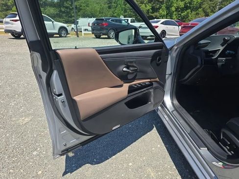 Used 2022 Lexus ES 300h w/ Premium Package FWD image 39