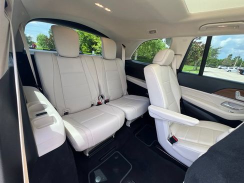 Used 2022 Mercedes-Benz GLS 450 4MATIC image 28