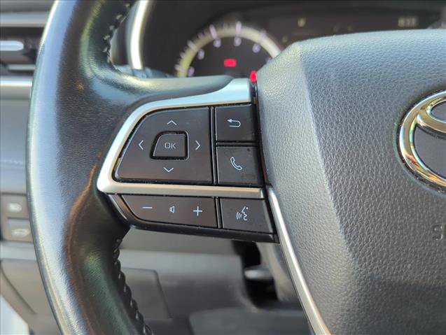 Used 2023 Toyota Highlander XLE FWD image 13