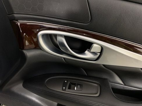 Used 2015 INFINITI Q70 3.7 image 39