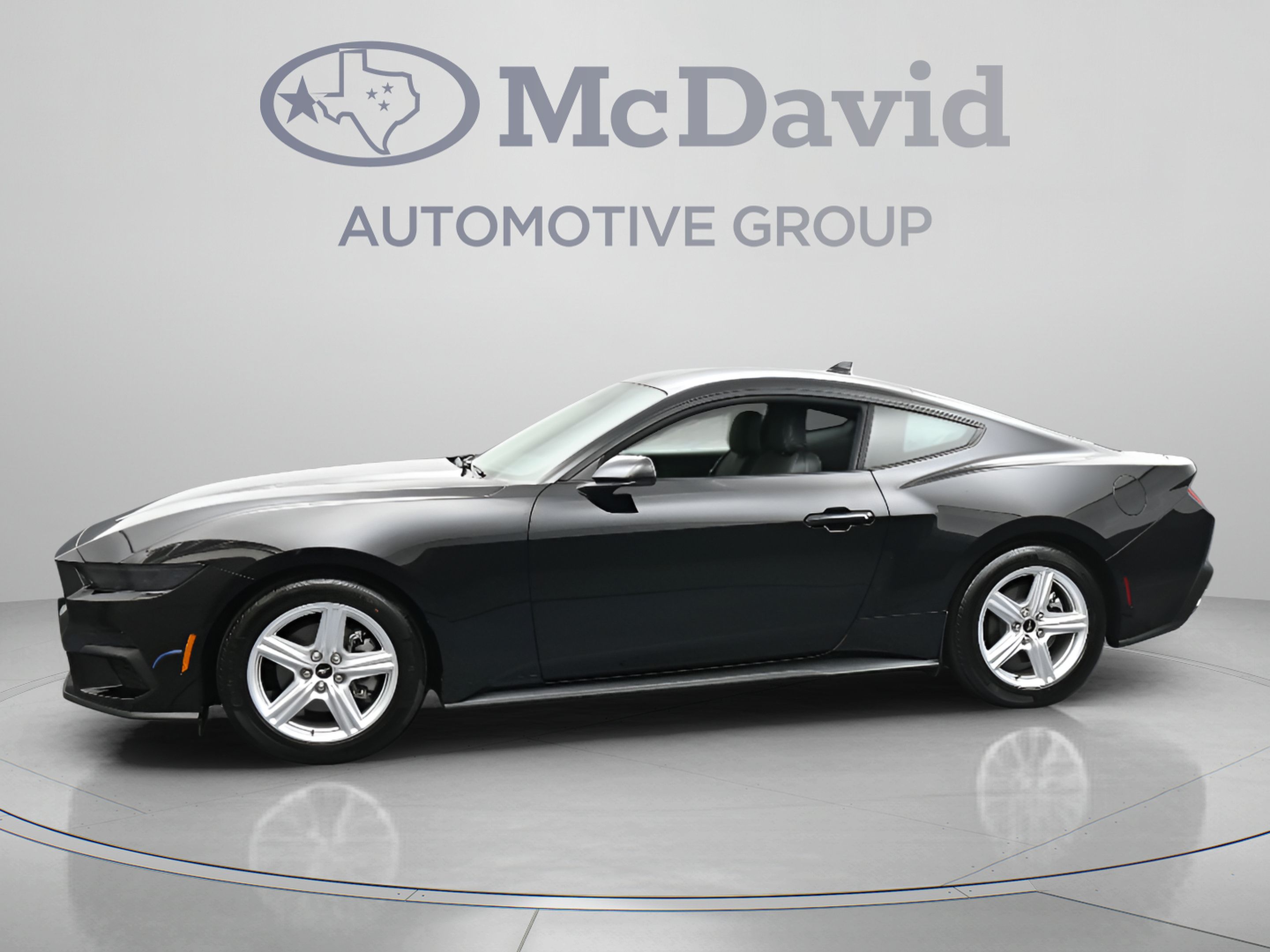 Used 2026 Ford Mustang Coupe RWD image 5